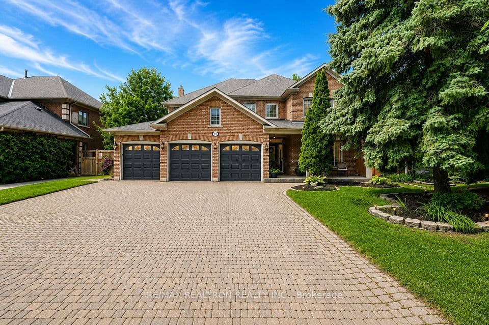 653 Exceller Circle, Newmarket, ON L3X 1P6 – main photo