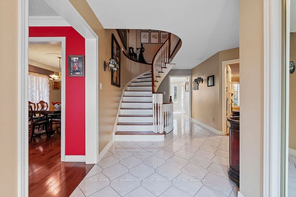 19 Mandolin Court, Vaughan, ON L4L 8T9 – photo 3