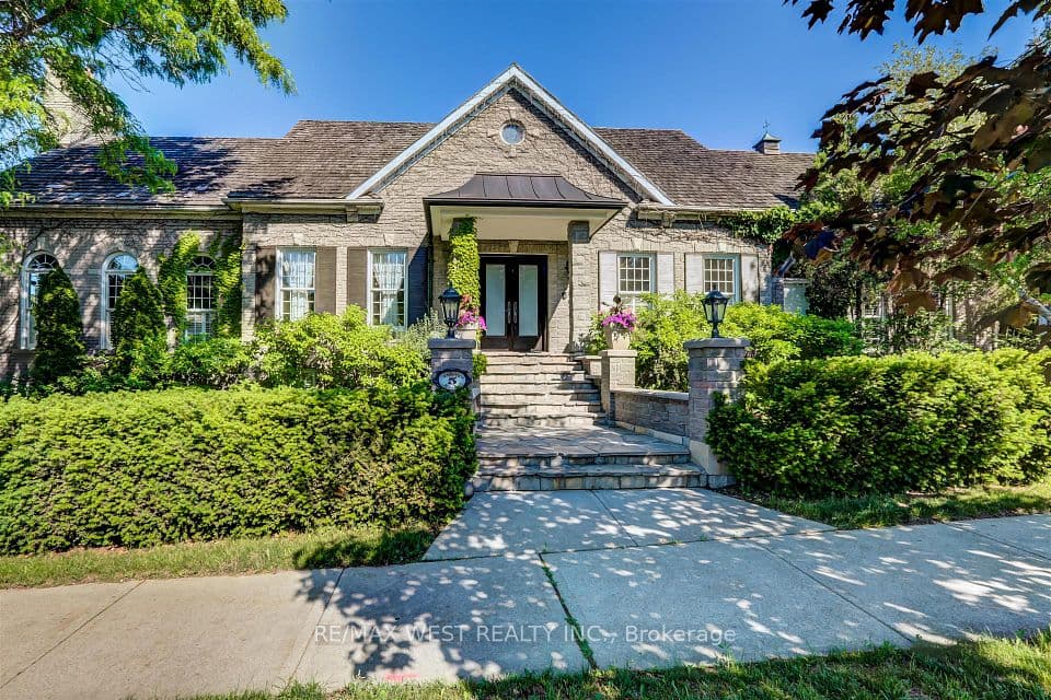 5 Humberview Drive, Vaughan, ON L4H 1B1 – photo 2