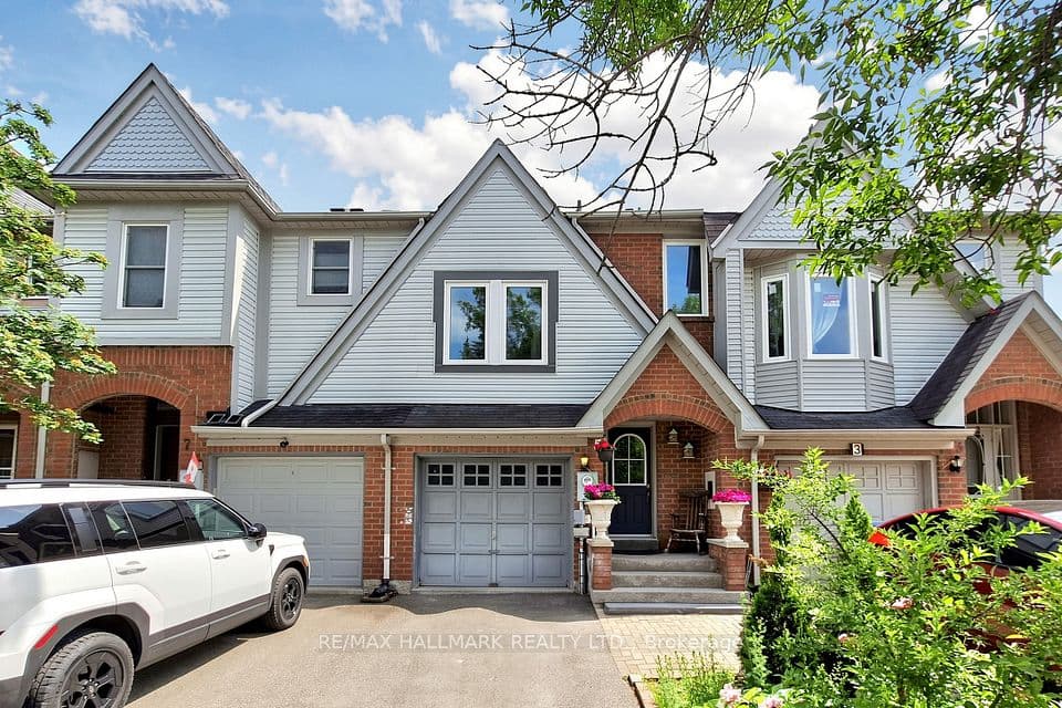 5 Evelyn Buck Lane, Aurora, ON L4G 7H9 – main photo