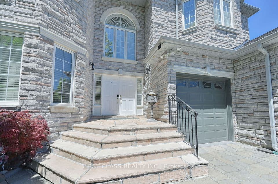 2 wainwright Avenue, Richmond Hill, ON L4C 5R5 – photo 3