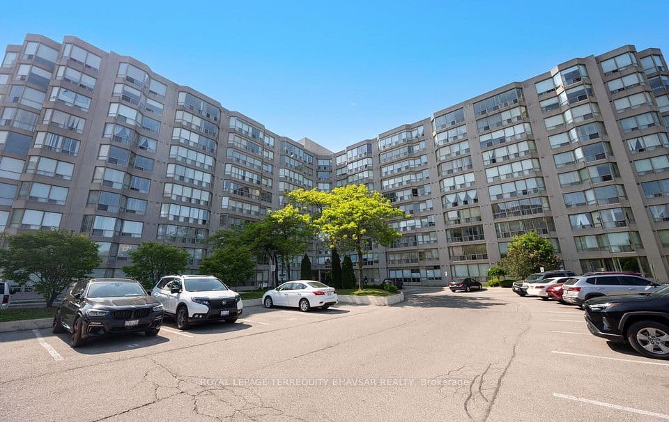 309 Major Mackenzie Drive E 915, Richmond Hill, ON L4C 9V5 – photo 2