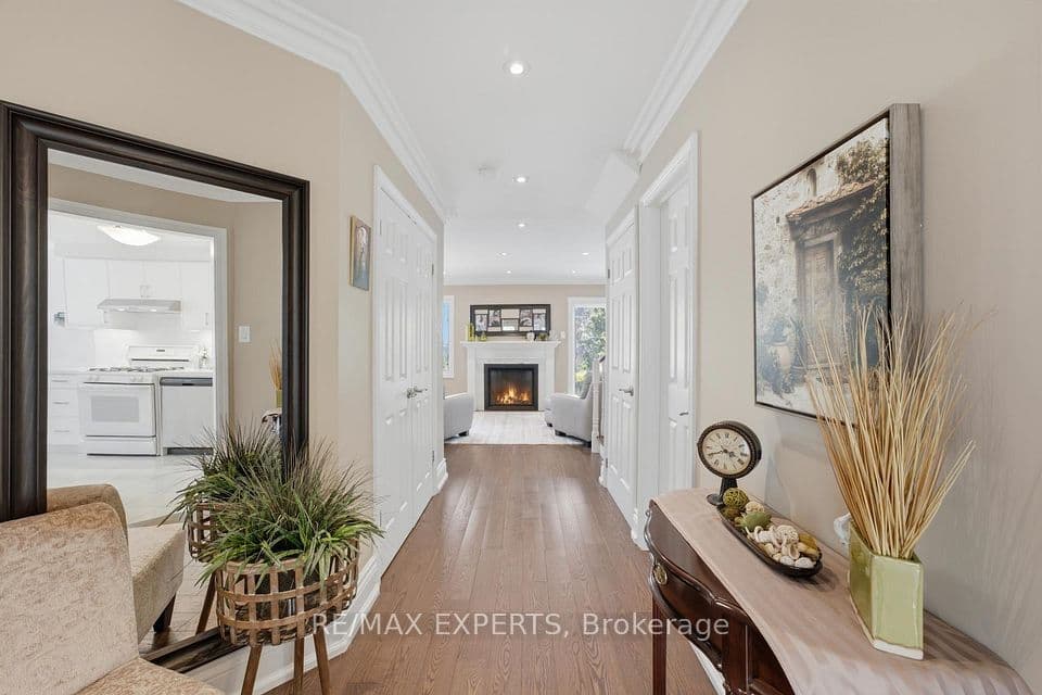 104 Pinedale Gate, Vaughan, ON L4L 8X3 – photo 2