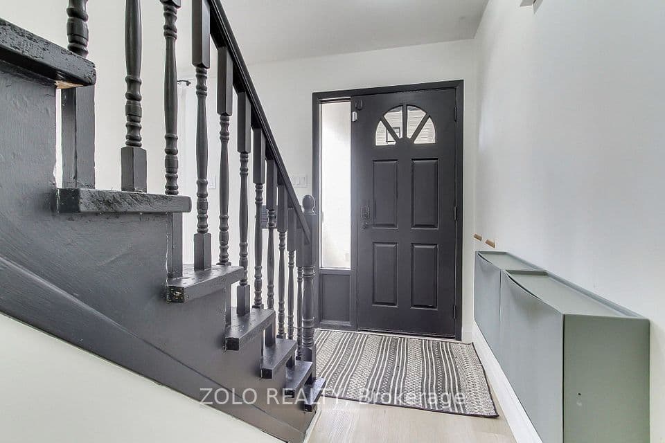 388 Terry Drive, Newmarket, ON L3Y 5E7 – photo 2