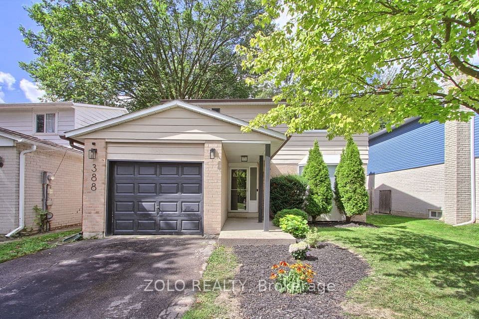 388 Terry Drive, Newmarket, ON L3Y 5E7 – main photo