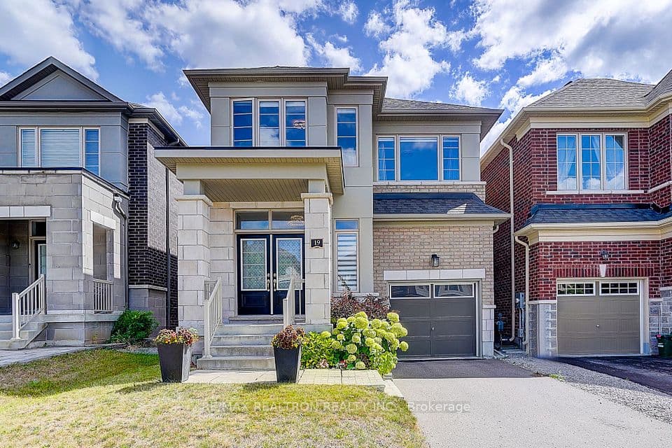 19 Falconridge Terrace, East Gwillimbury, ON L0G 1V0 – photo 2