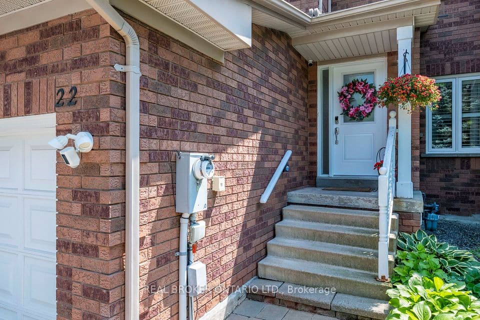 22 October Lane, Aurora, ON L4G 6Y1 – photo 2