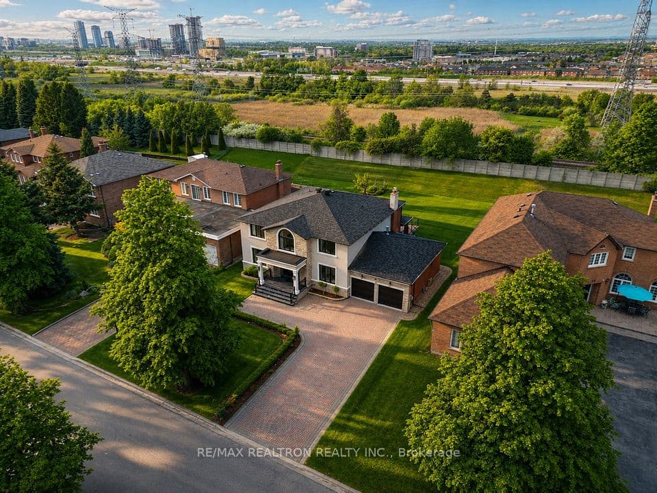 38 Beckenridge Drive, Markham, ON L3S 2V7 – main photo