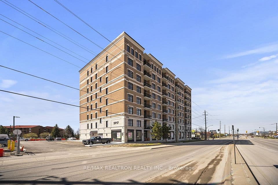 5917 Main Street Ph811, Whitchurch-Stouffville, ON L4A 5G4 – photo 2