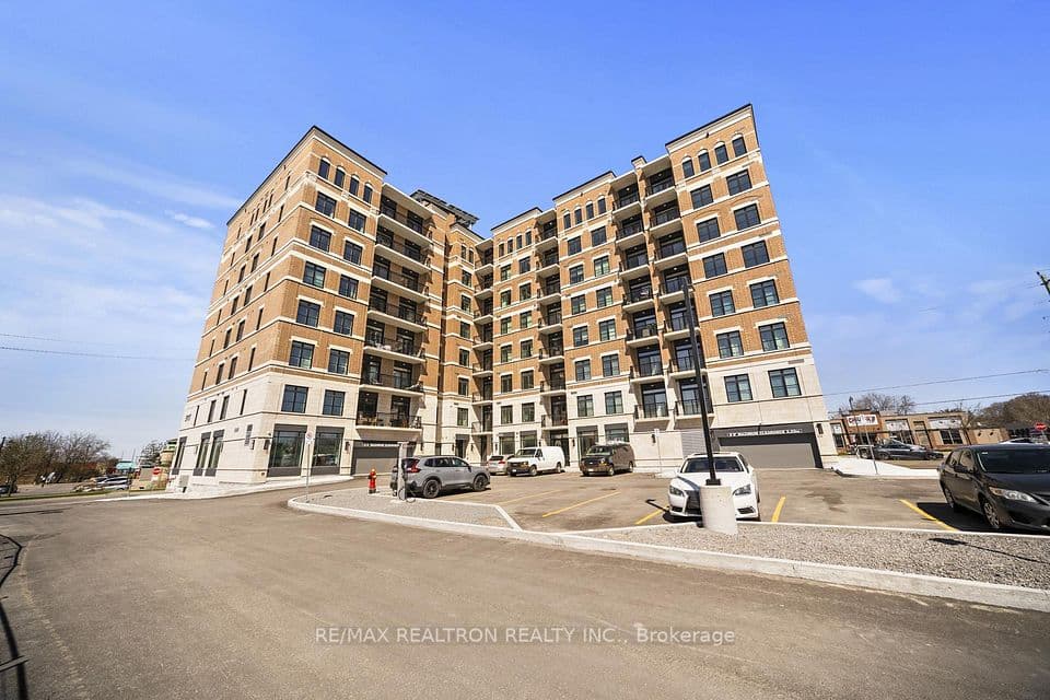 5917 Main Street Ph811, Whitchurch-Stouffville, ON L4A 5G4 – main photo