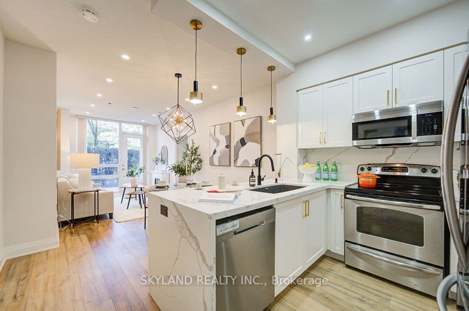 520 Steeles Avenue W 102, Vaughan, ON L4J 0H2 – main photo