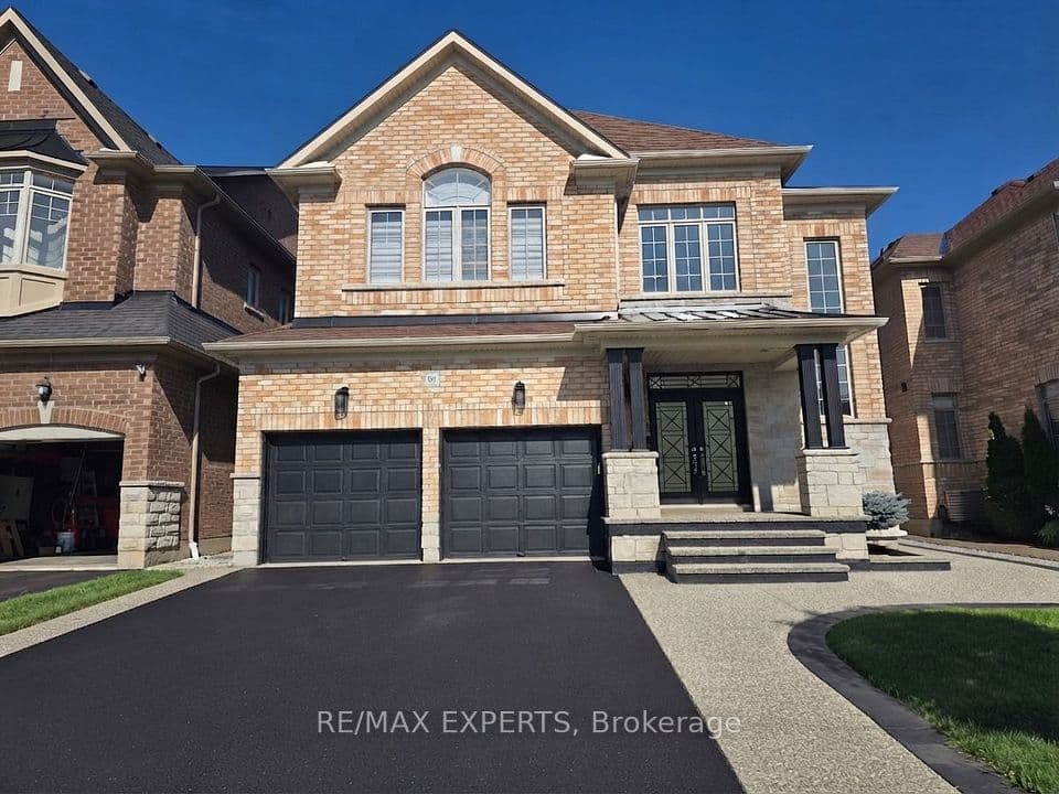 43 Lewis Avenue, Bradford West Gwillimbury, ON L3Z 0X2 – main photo