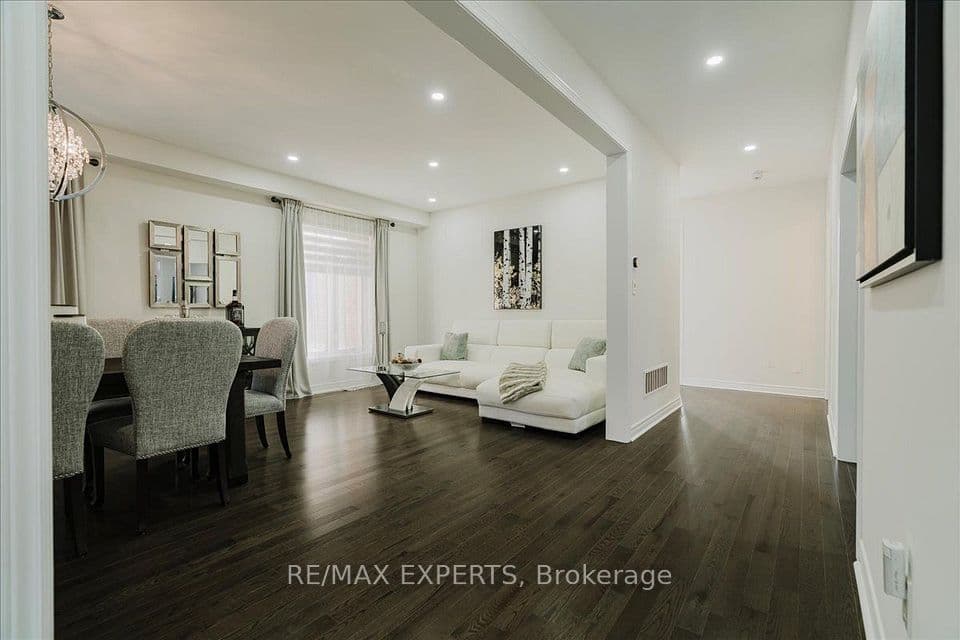 43 Lewis Avenue, Bradford West Gwillimbury, ON L3Z 0X2 – photo 3