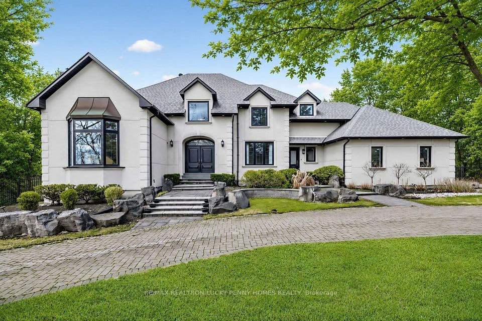 18 Walnut Glen Place, Markham, ON L6C 1A3 – main photo