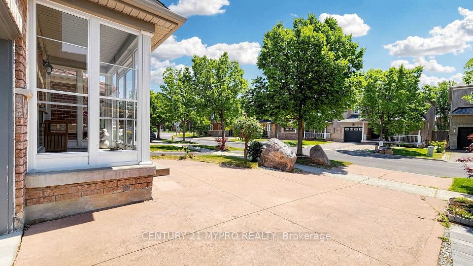 74 Victoria Wood Avenue, Markham, ON L6E 1K2 – photo 2