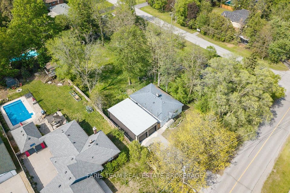 136 Oriole Drive, East Gwillimbury, ON L9N 1G9 – photo 2
