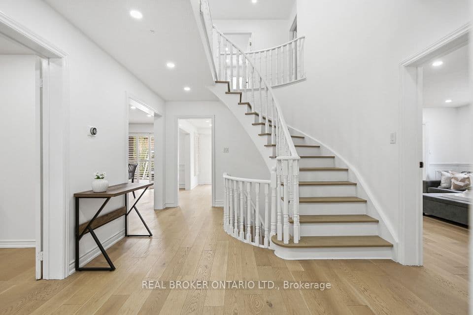 94 Roxana Avenue, Vaughan, ON L4L 3Y8 – photo 3