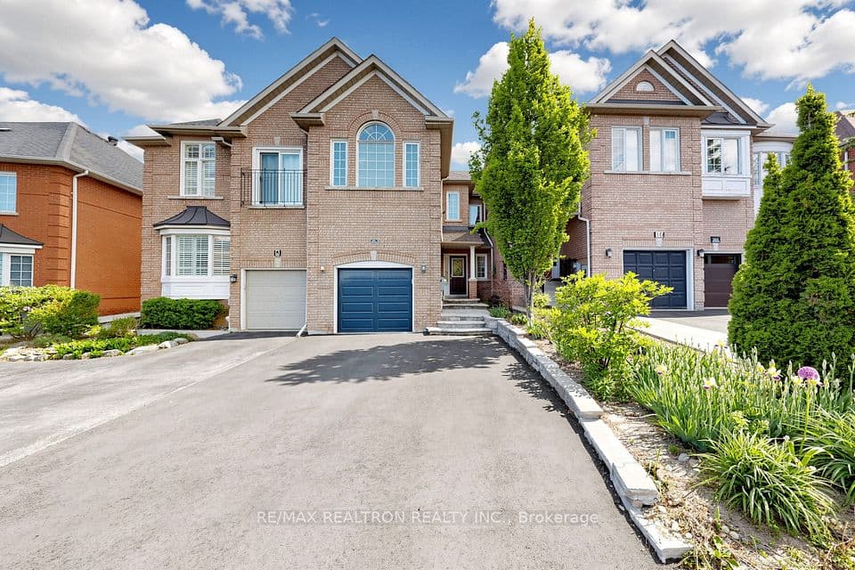8A Casa Grande Street, Richmond Hill, ON L4S 1R5 – main photo