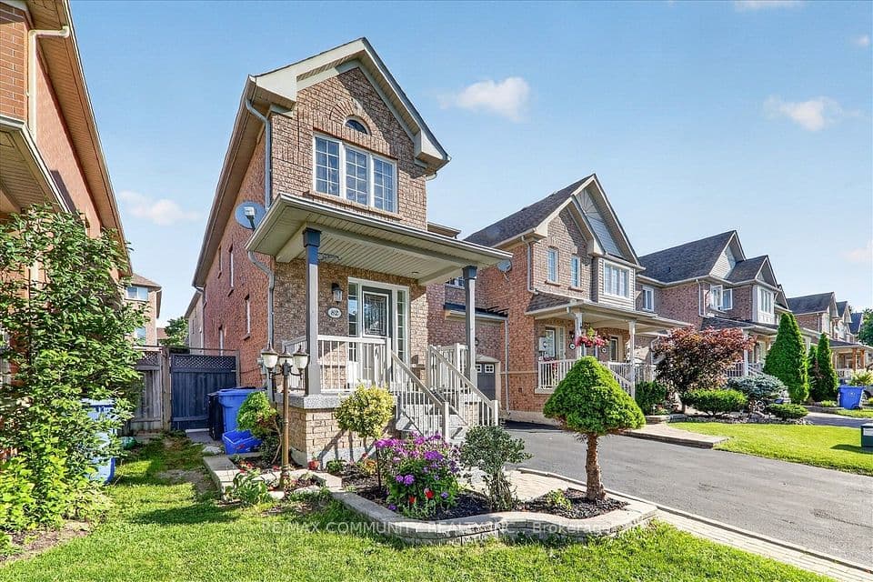 82 Burgess Crescent, Newmarket, ON L3X 2T8 – photo 3