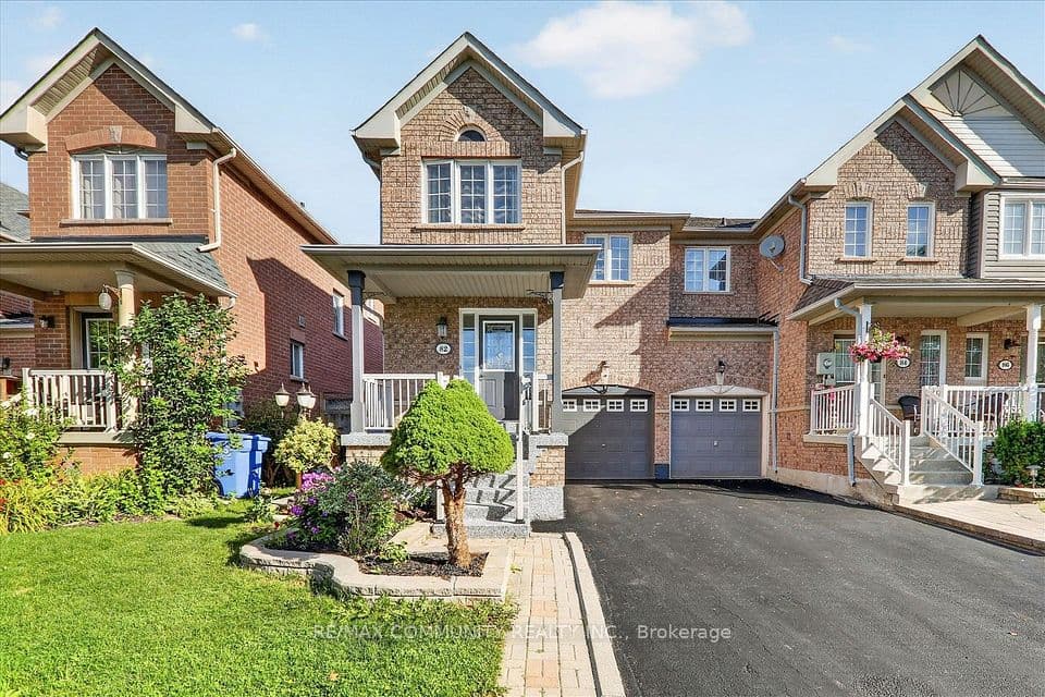 82 Burgess Crescent, Newmarket, ON L3X 2T8 – photo 2