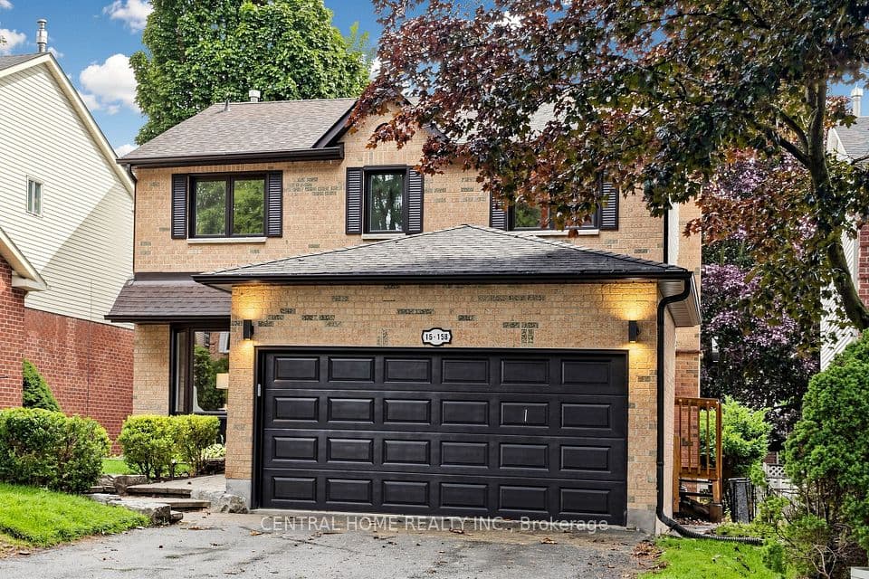 15 Closs Square, Aurora, ON L4G 5H9 – photo 2
