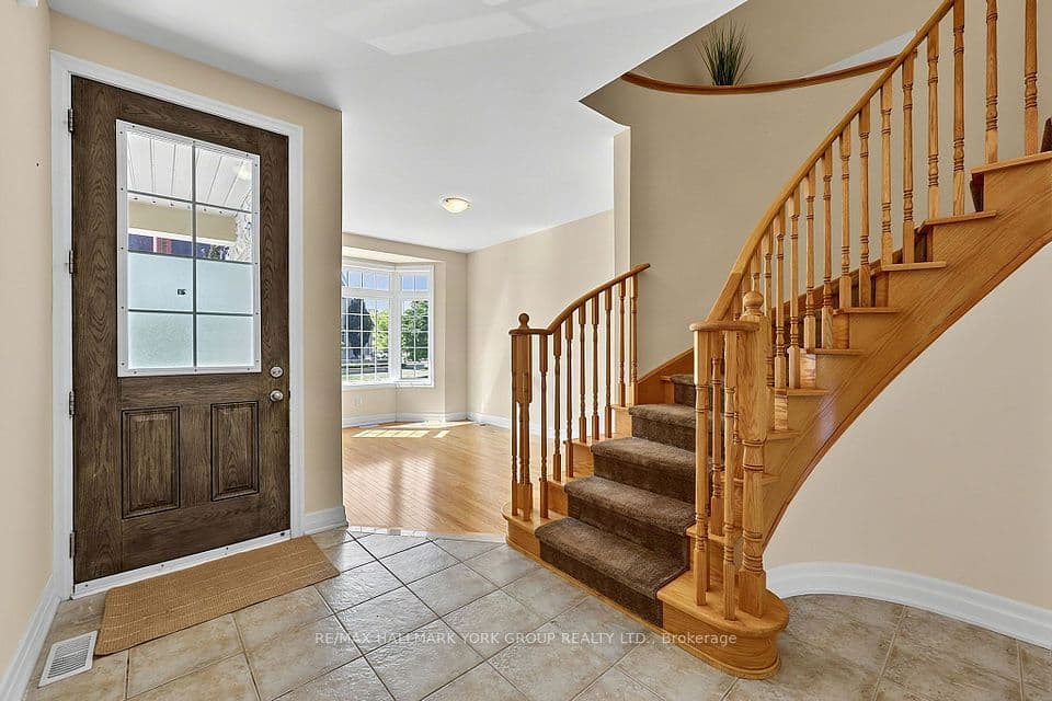 36 Alex Campbell Crescent, King, ON L7B 1K9 – photo 2