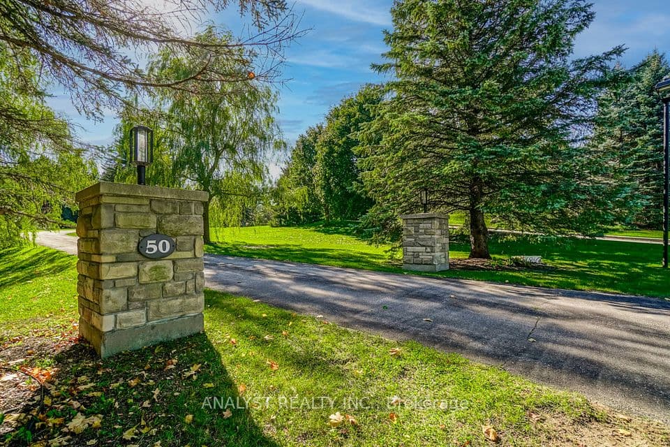 50 Trainor Court, King, ON L0G 1N0 – photo 2