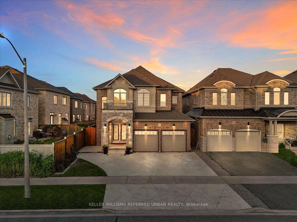 302 Inverness Way, Bradford West Gwillimbury, ON L3Z 0W8 – main photo