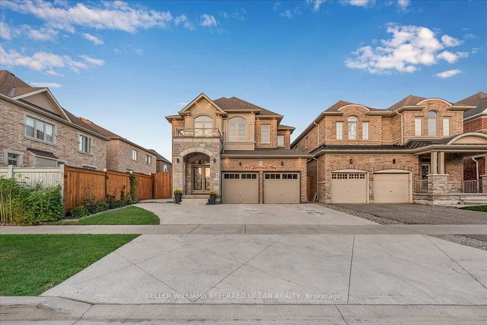 302 Inverness Way, Bradford West Gwillimbury, ON L3Z 0W8 – photo 2
