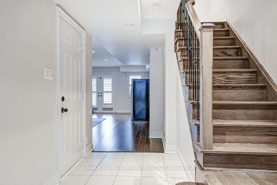 22 Lowther Avenue, Richmond Hill, ON L4E 2Z7 – photo 2