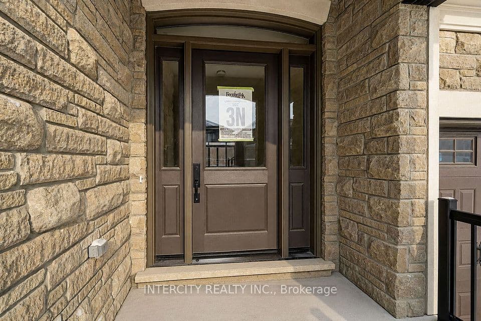 8 Heart Lake Circle, King, ON L7B 0T1 – photo 2