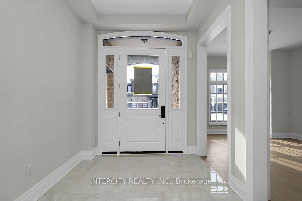 8 Heart Lake Circle, King, ON L7B 0T1 – photo 3