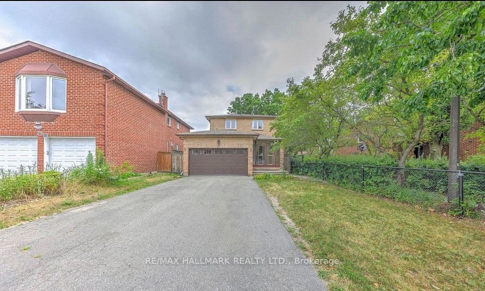 27 Pugsley Avenue, Richmond Hill, ON L4C 8V2 – photo 2