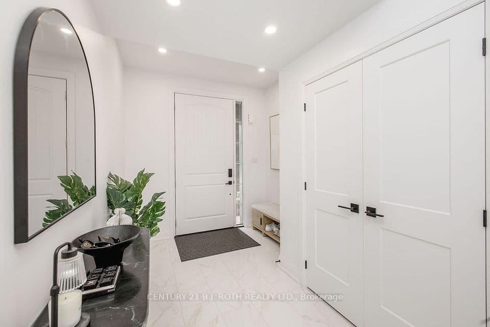34 Kiernan Crescent N, New Tecumseth, ON L9R 0V3 – photo 3