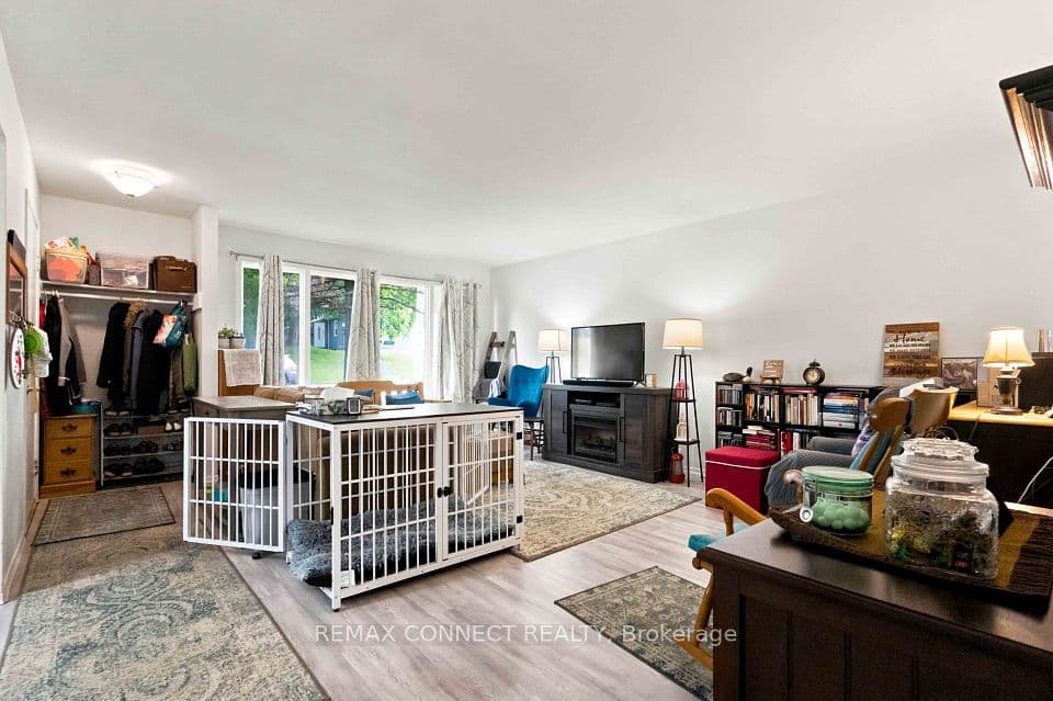 322 Andrew Street, Newmarket, ON L3Y 1H3 – photo 3