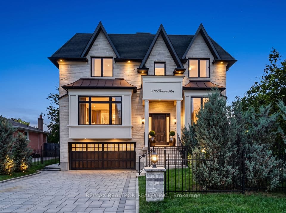 212 Sussex Avenue, Richmond Hill, ON L4C 2G2 – main photo