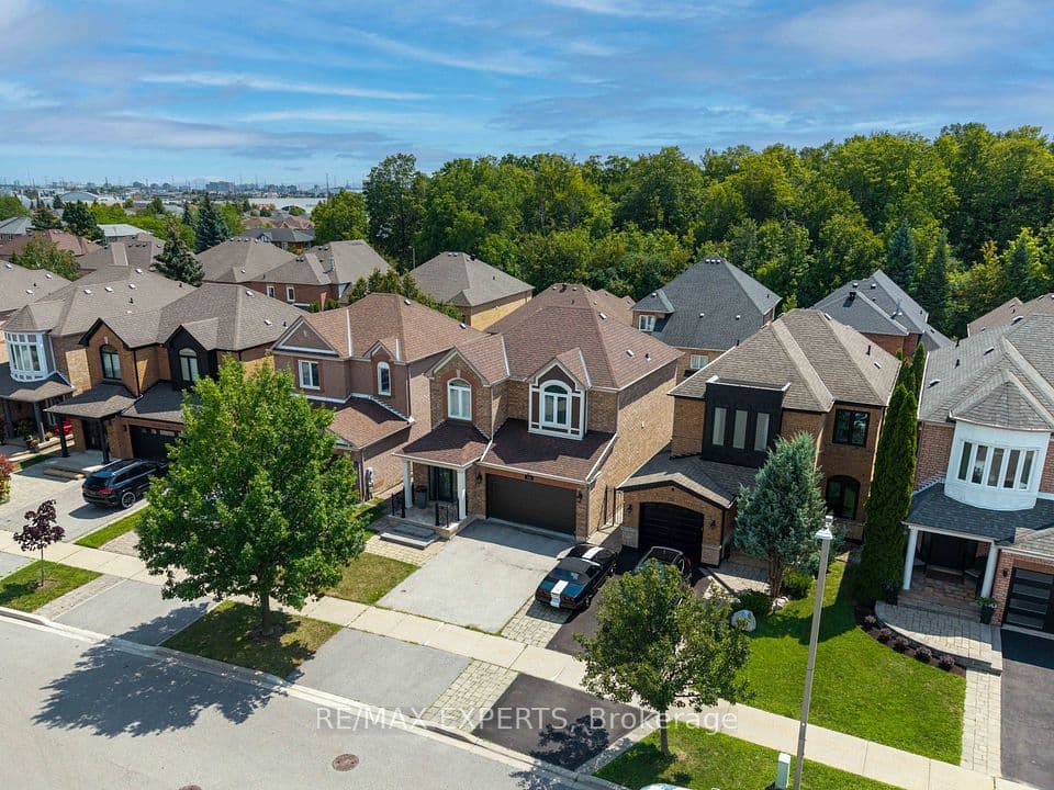 255 Matthew Drive, Vaughan, ON L4L 9B4 – photo 2