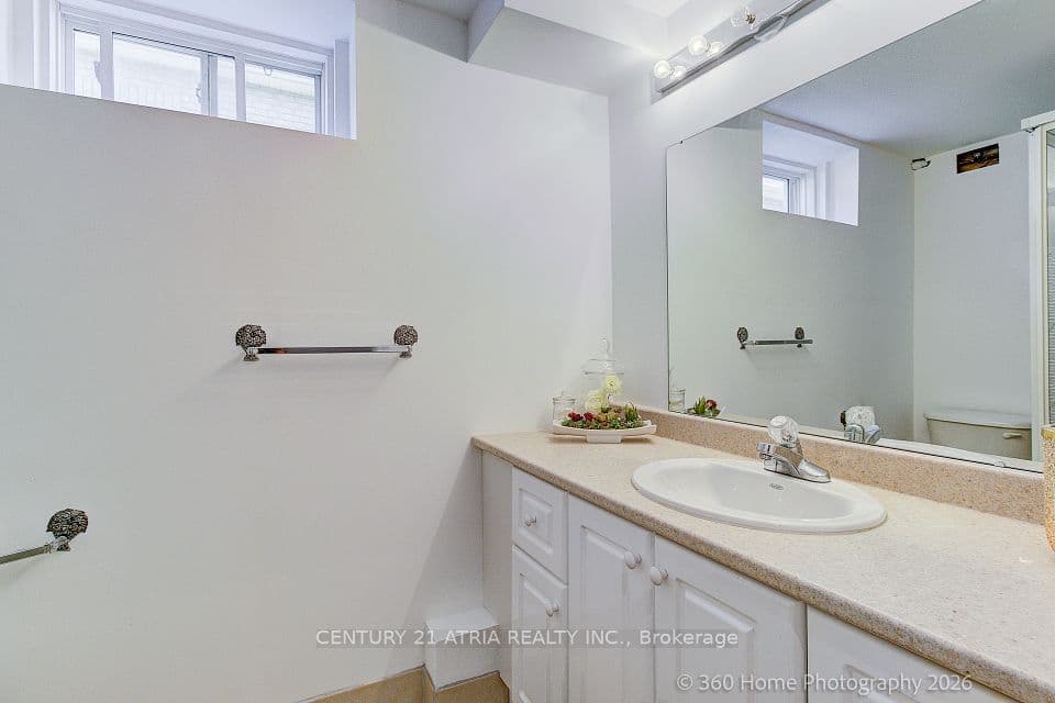 176 Laurentian Boulevard, Vaughan, ON L6A 2V6 – photo 3