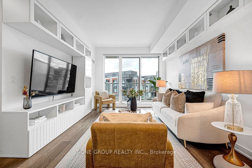 6 David Eyer Road 313, Richmond Hill, ON L4S 0N5 – photo 3