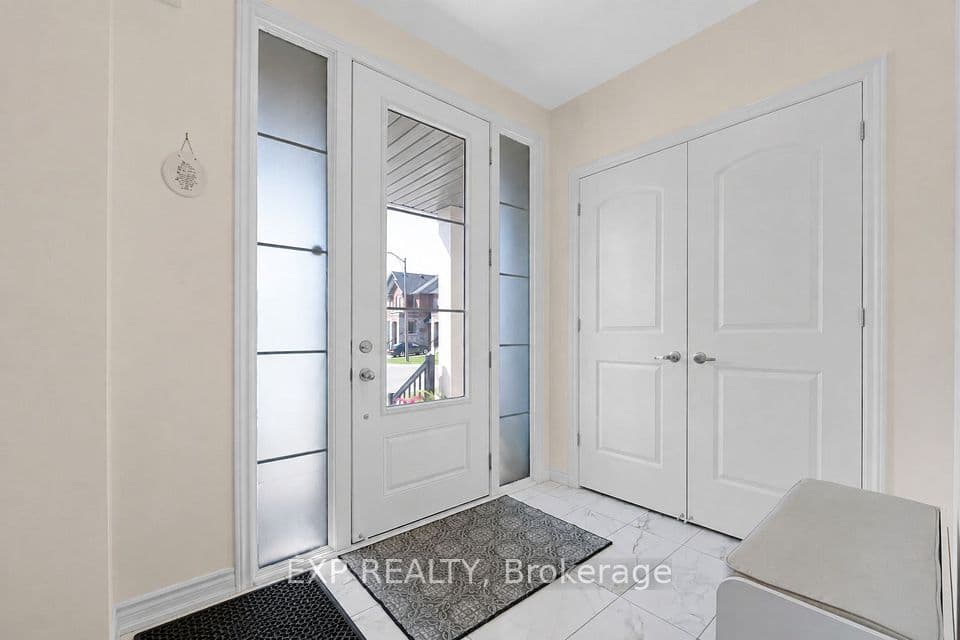 50 Kentledge Avenue N, East Gwillimbury, ON L9N 0W3 – photo 2