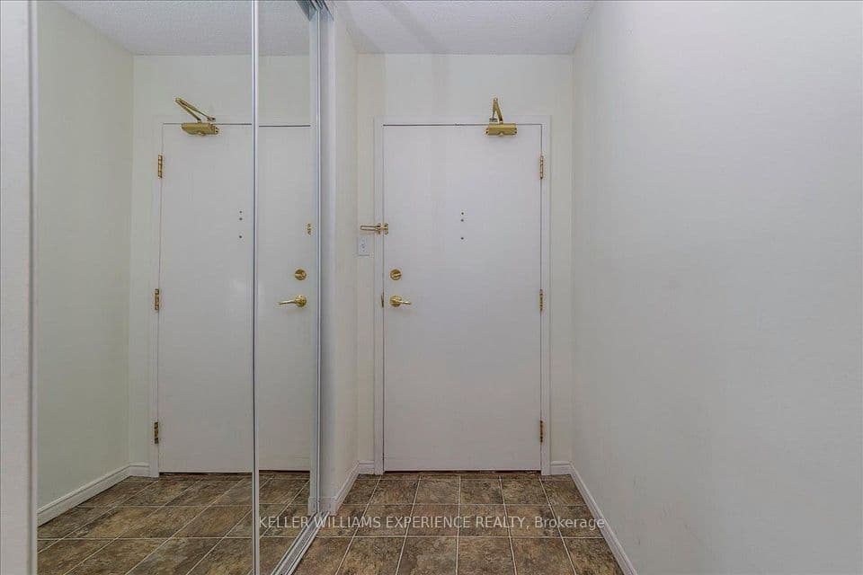 270 Davis Drive 503, Newmarket, ON L3Y 8K2 – photo 3