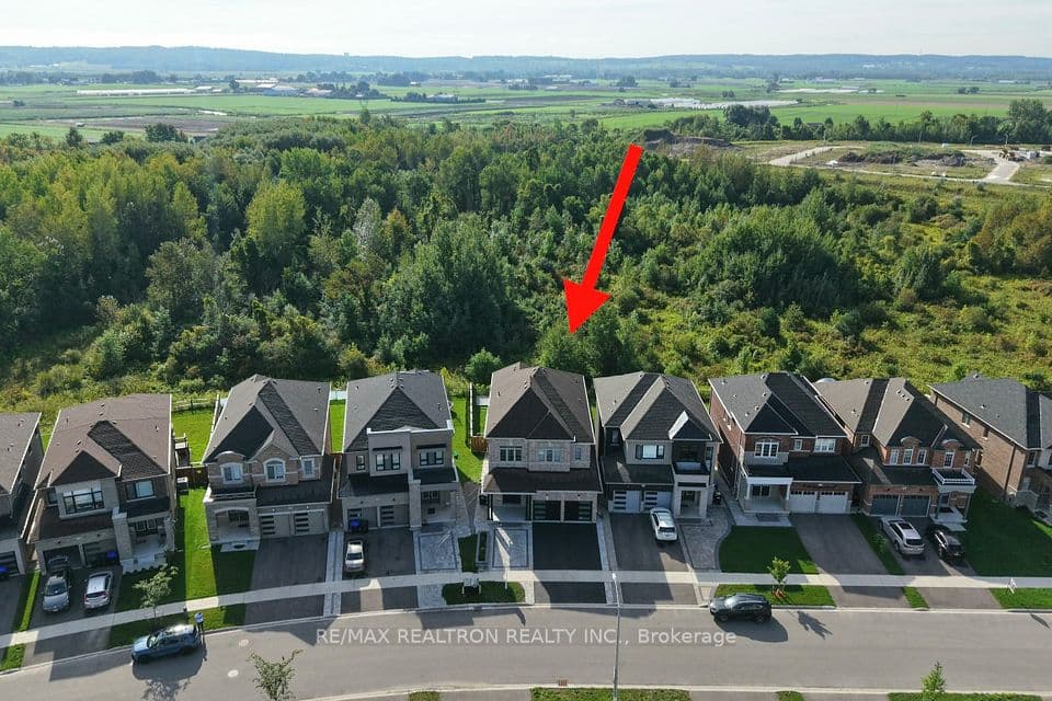 178 Ferragine Crescent, Bradford West Gwillimbury, ON L3Z 4K1 – photo 3