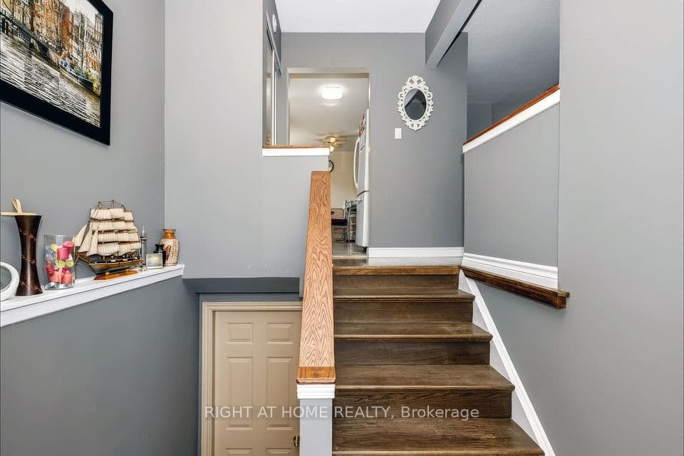 229 Britannia Avenue, Bradford West Gwillimbury, ON L3Z 1A4 – photo 3