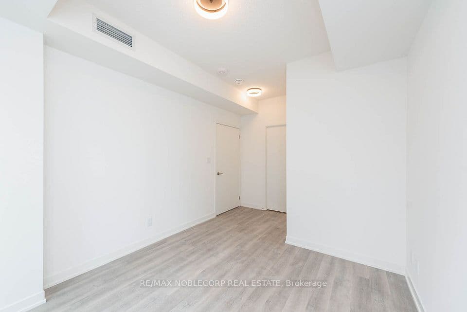 292 Verdale Crossing 812, Markham, ON L6G 0H6 – photo 3