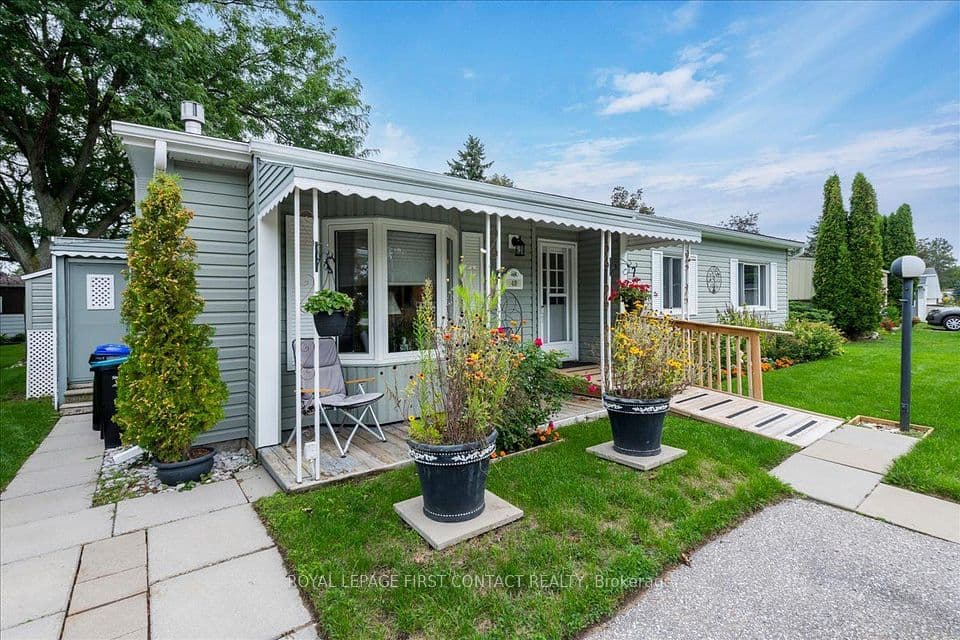 40 Corner Brook Trail, Innisfil, ON L9S 1N6 – photo 2