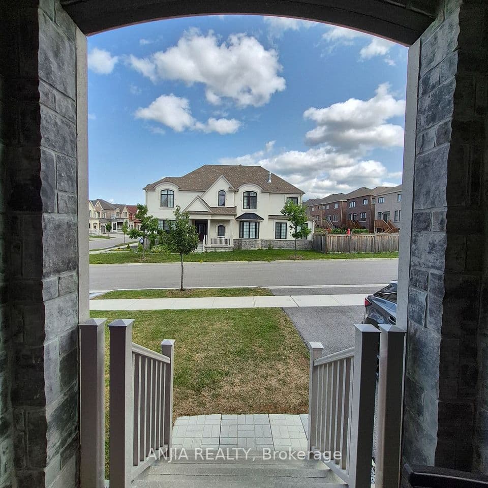 50 Meadow Vista Crescent, East Gwillimbury, ON L9N 0T4 – photo 3