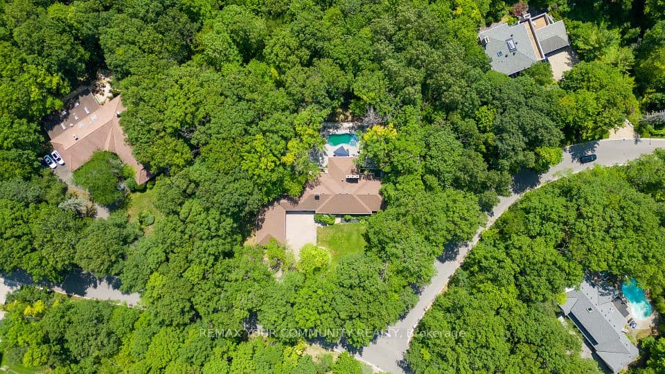 76 Trailwood Crescent, Richmond Hill, ON L4E 3L9 – photo 2