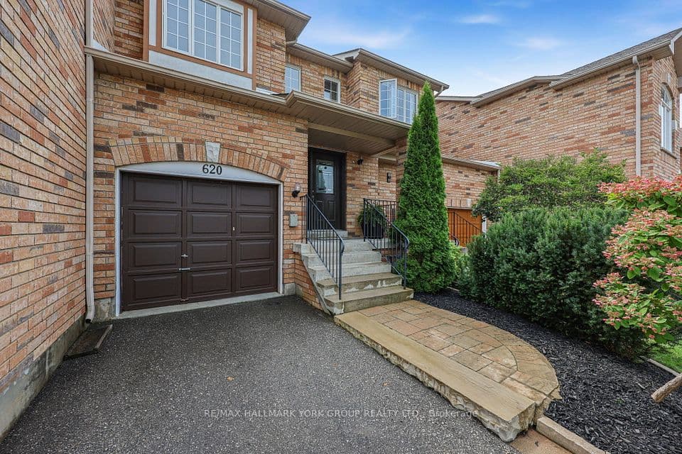 620 Bondi Avenue, Newmarket, ON L3Y 8S8 – photo 3