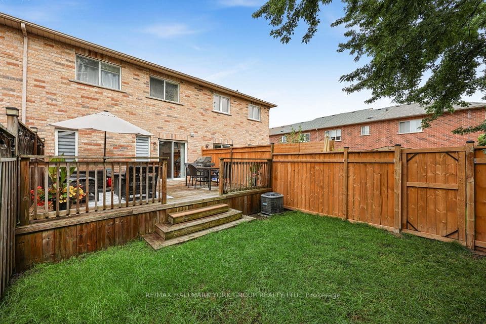 620 Bondi Avenue, Newmarket, ON L3Y 8S8 – photo 2