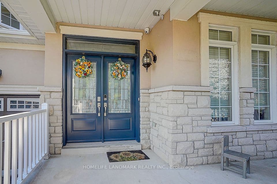 1061 Nellie Little Crescent, Newmarket, ON L3X 3E3 – photo 2